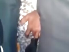 Κακομεταχειρισμένος άντρας που θεραπεύτηκε από 2 σφιχτά μουνιά